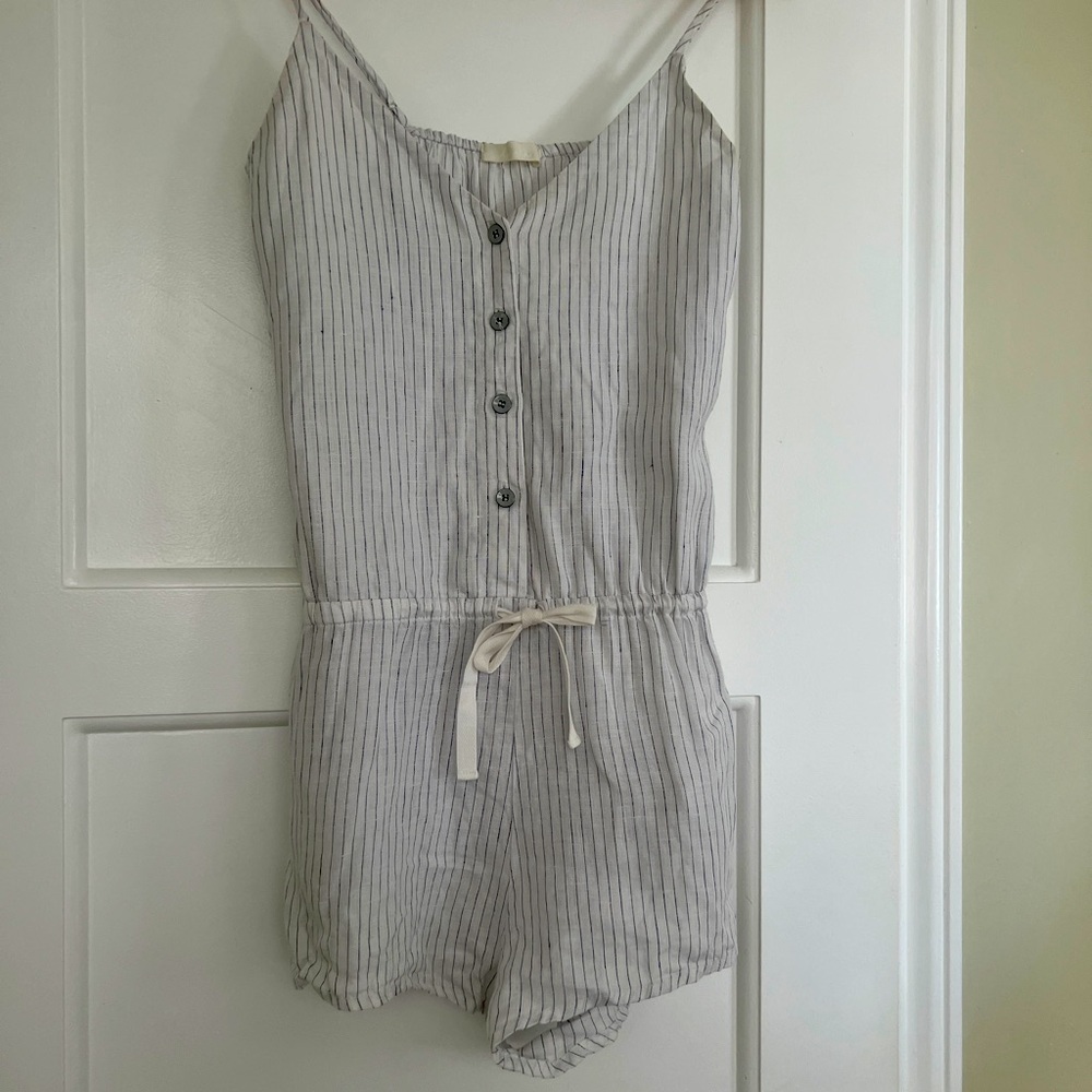 Lvhr shorts Romper size Small